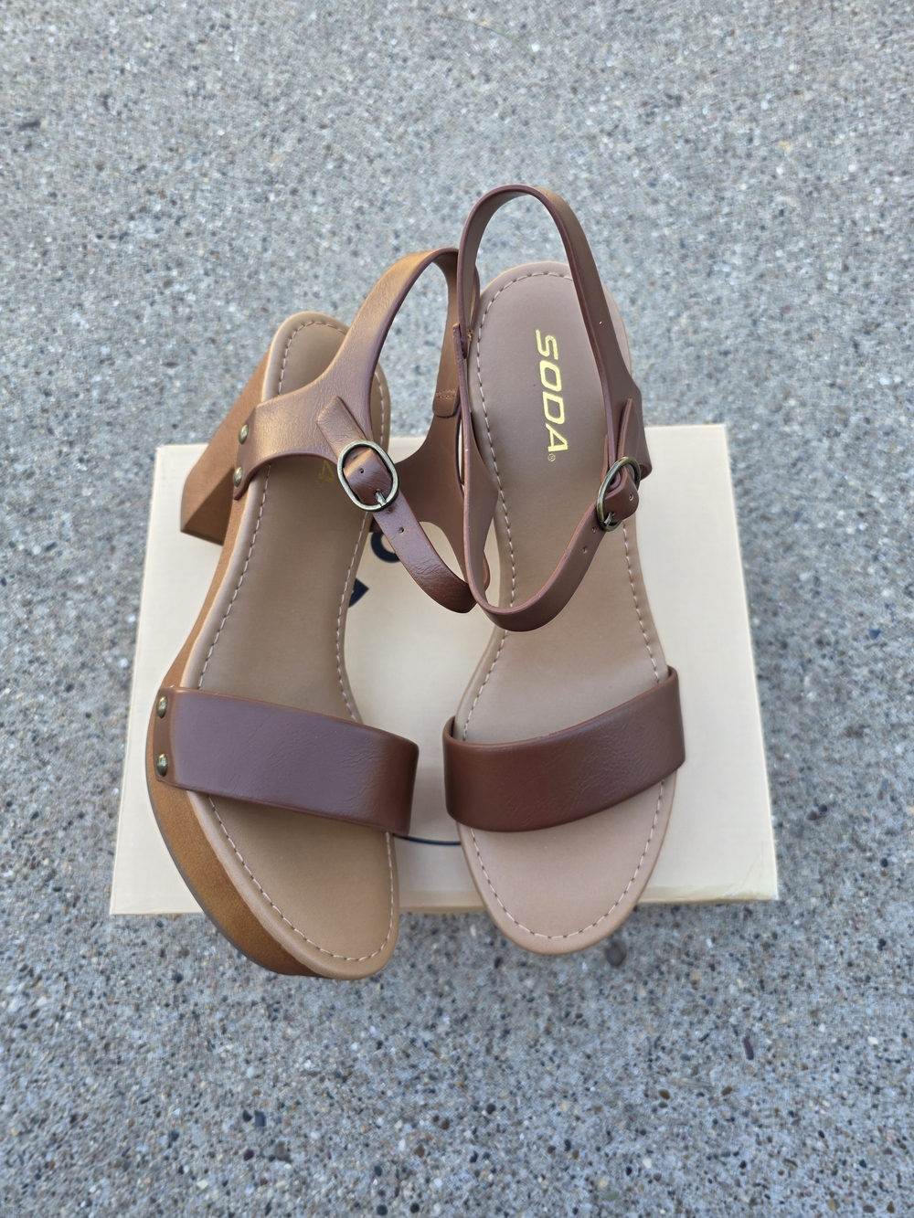 SODA Women's Brown Block Heel Sandals Size 10 - Picture 4 of 13